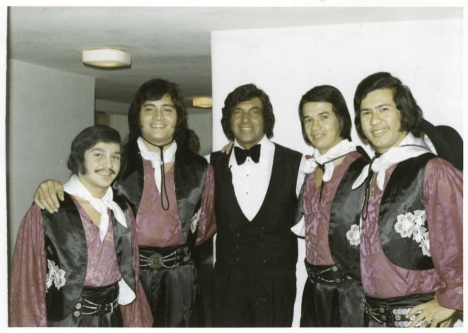 Los del Tauro with Frankie Vaughan, 1973